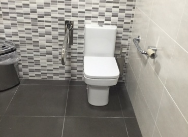 Baño minusvalidos ourense