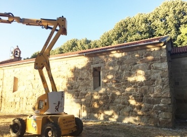 Canalones y bajantes en zinc capilla remedios Ourense