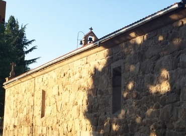 Canalones y bajantes en zinc capilla remedios Ourense
