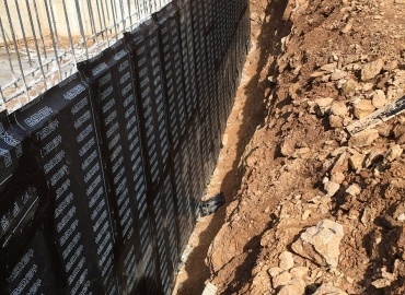 Impermehabilizacion miro vertical de vivienda unifamiliar en Ramiras